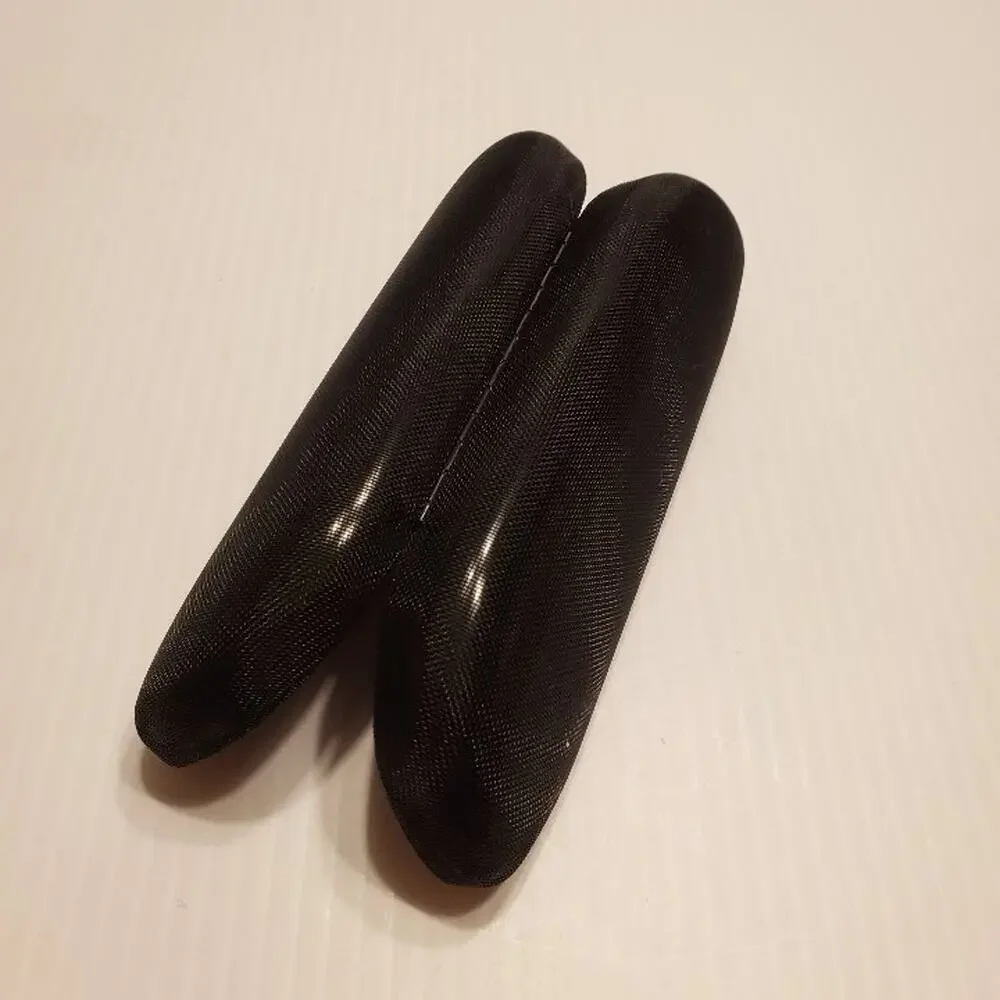NIke small clamshell eyeglasses case